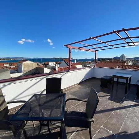 In Betina Mit Schoener Terrasse *