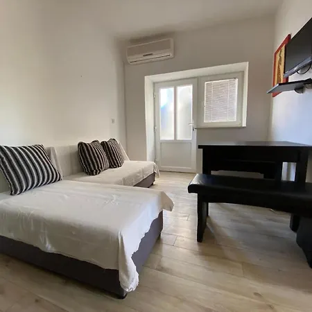 In Betina Mit Schoener Terrasse Apartman *