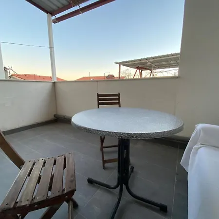 Apartment In Betina Mit Schoener Terrasse Vodice