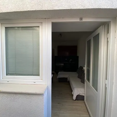 In Betina Mit Schoener Terrasse Apartment *