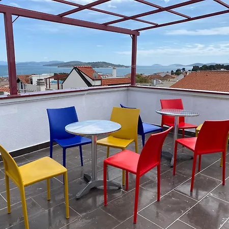 Apartment In Betina Mit Schoener Terrasse *