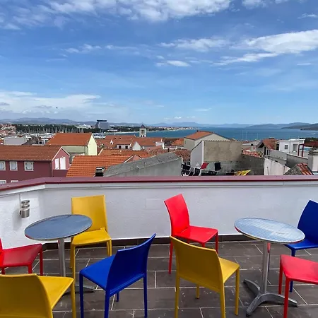In Betina Mit Schoener Terrasse